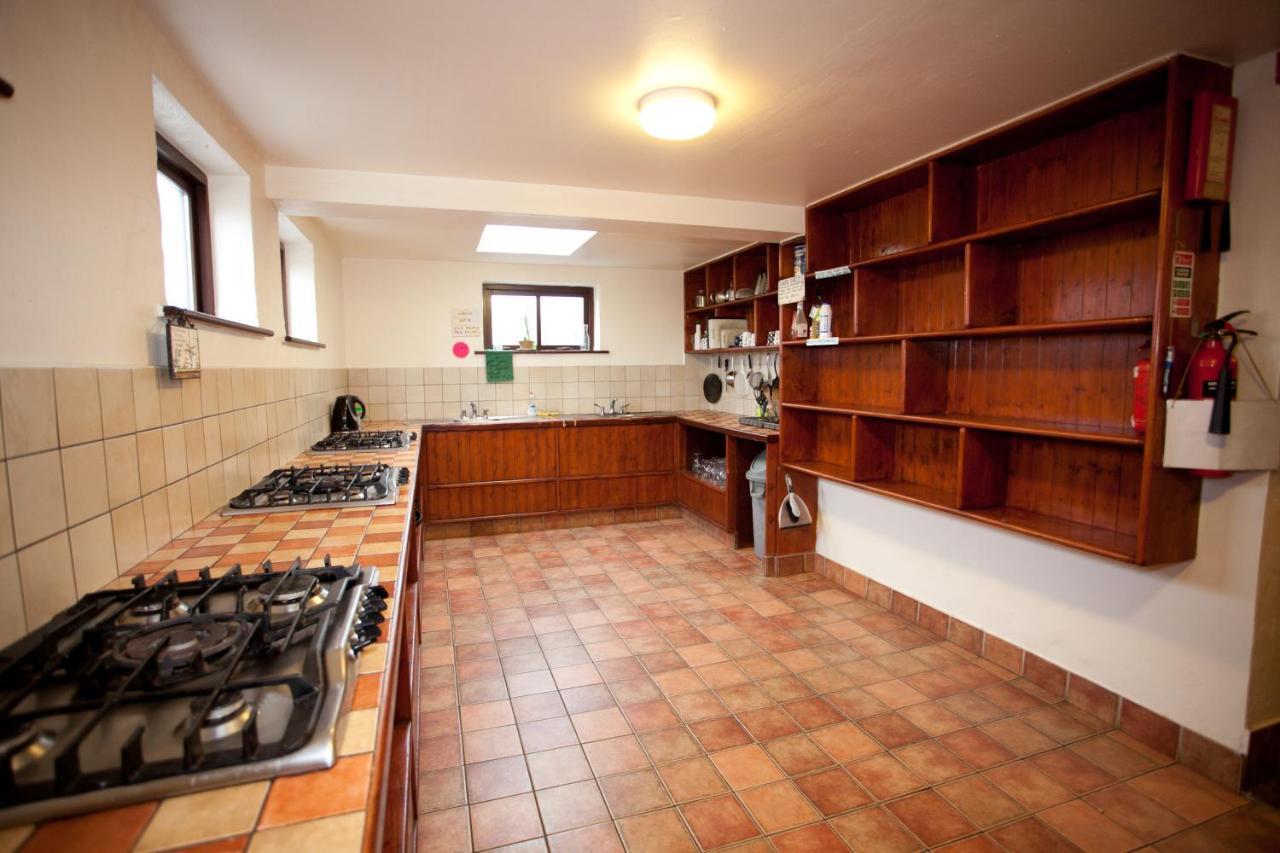 Aille River Tourist Hostel Glamping Doolin Exteriér fotografie