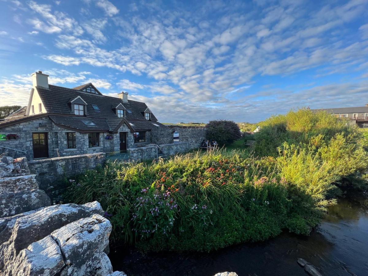 Aille River Tourist Hostel Glamping Doolin Exteriér fotografie